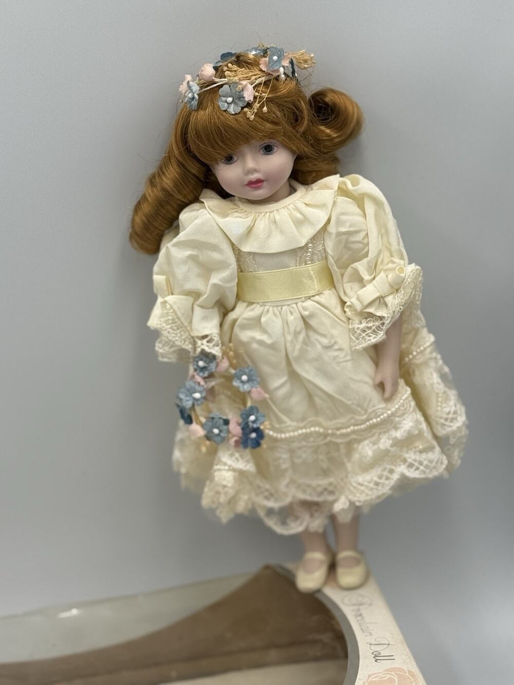 PORCELAIN VICTORIAN STYLE 11” BLONDE HAIR BLUE EYE DOLL♡ LOTS OF LACE